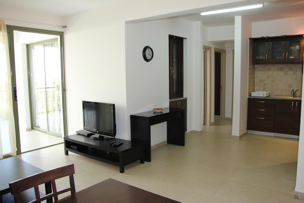 דירות Paphos Danaos Pool View מראה חיצוני תמונה